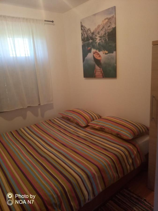 Vacation House Loreta Sveti Rok Exterior foto